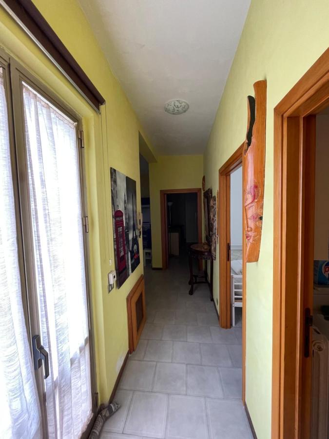 Alloggio Flaminia Con Parcheggio Di Proprieta! Беваня Екстериор снимка